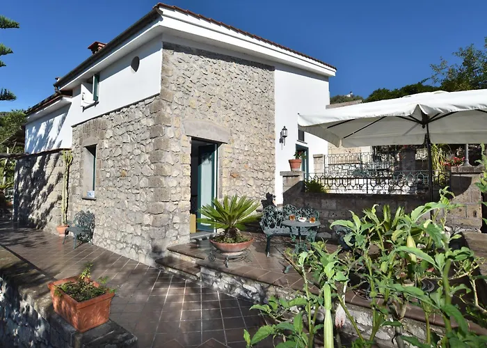 Dimora Delle Birbe * SantʼAgata sui Due Golfi